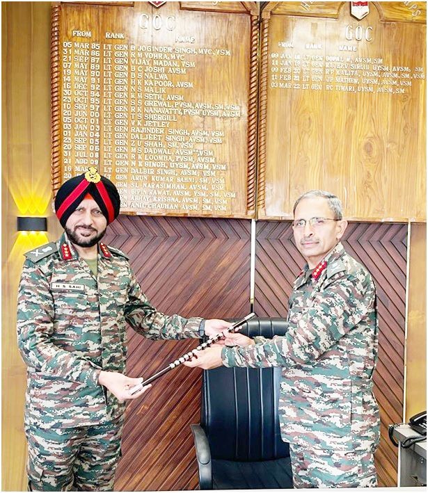 Lt Gen HS Sahi AVSM, YSM, SM (left) assumed the command of the Dimapur based Spear Corps (3 Corps) on March 6.